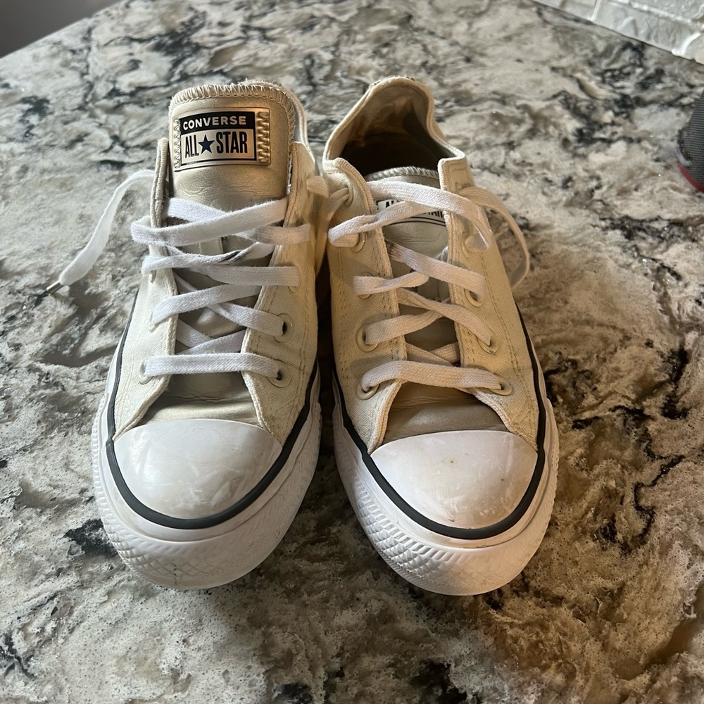 CONVERSE Chuck Taylor
